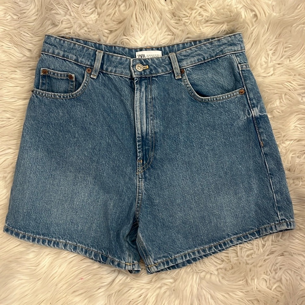 Zara High-Waisted Denim Shorts Retro Vintage Vacation Style
